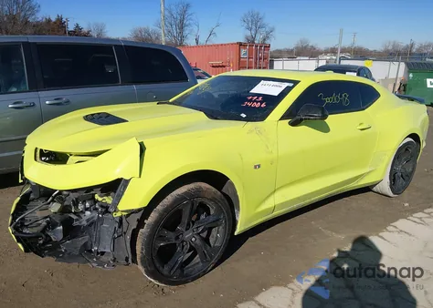 2021 Chevrolet Camaro z USA, uszkodzony, nr VIN 1G1FF1R76M0138722
